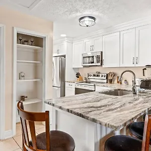 Pet Friendly Townhome With Gulf Views And Hot Tub Right Across From And Schooners Apartment Panama City Beach