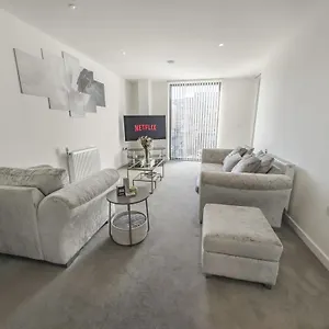 Greenwich With A River View & Balcony Near The 02 Arena & North Greenwich With Free Wifi & Fast Links Into Apartment London